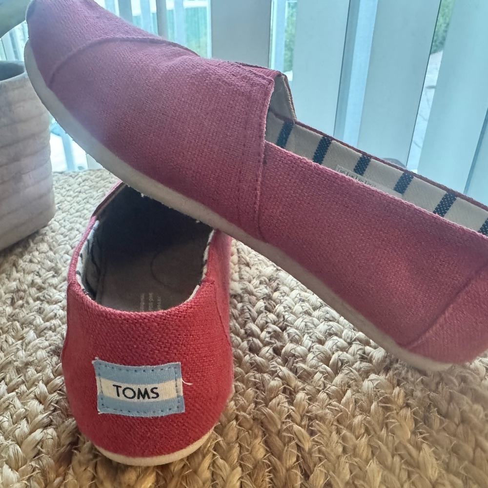 Toms Women's Red Flats